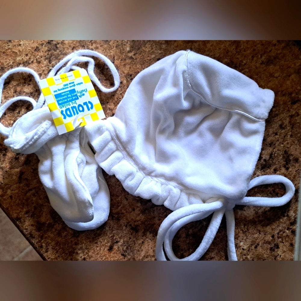 Precious Vintage Crushed Velvet Bonnet And Mitten Set Newborn/2mo